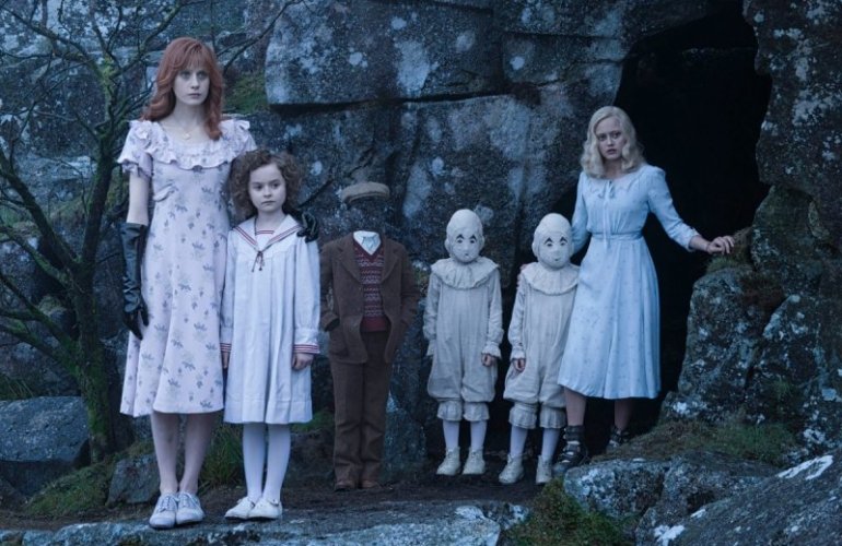 kinoprosmotr-net_kinopoisk-ru-miss-peregrine_27s-home-for-peculiar-children-2736011